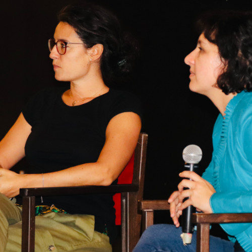 Luisana Carcelén directora del documental en el coloquio con Marta García Larriu, directora de Another Way Film Festival